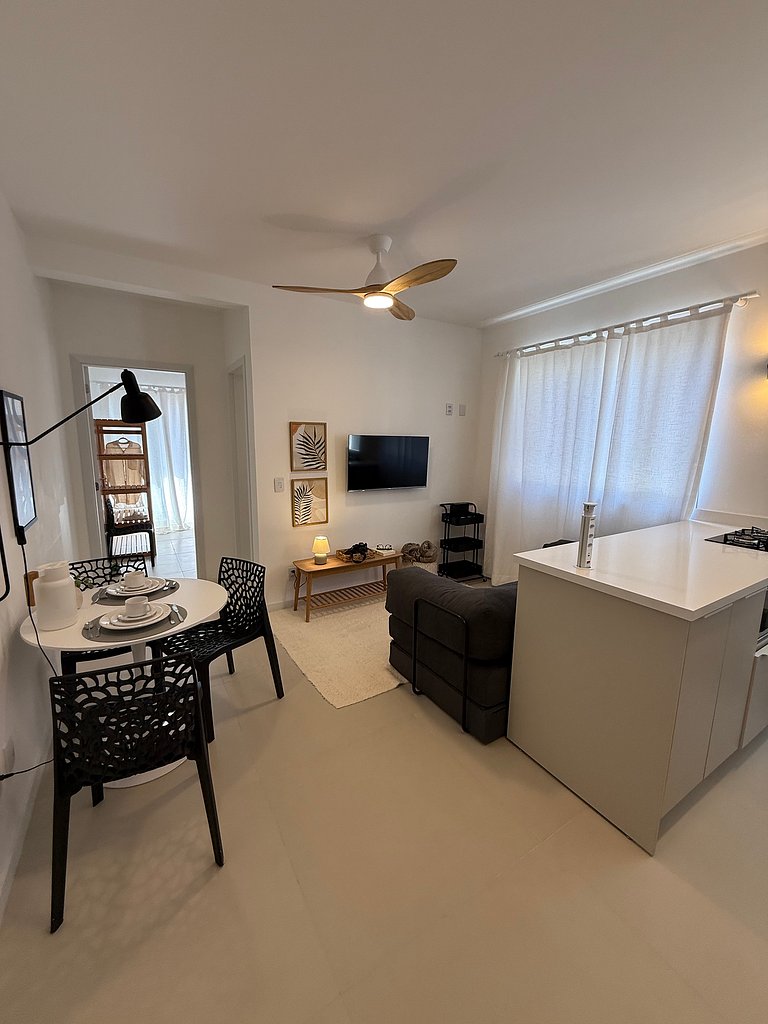 Lindo Apto na quadra do mar de Canasvieiras C06