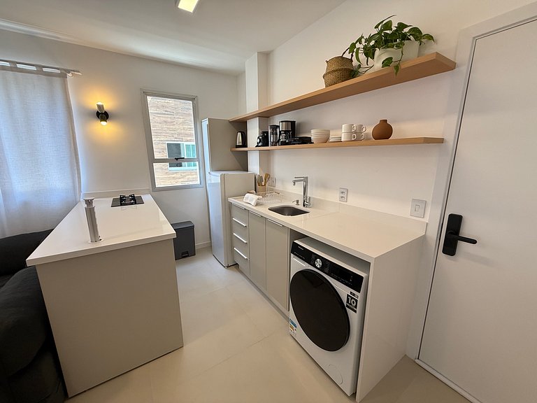 Lindo Apto na quadra do mar de Canasvieiras C06