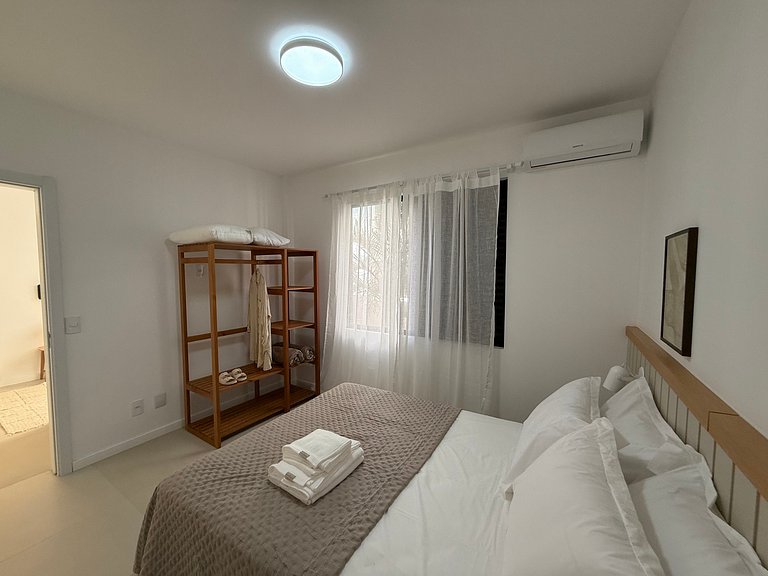 Apto no coração dos Ingleses 150 m da praia