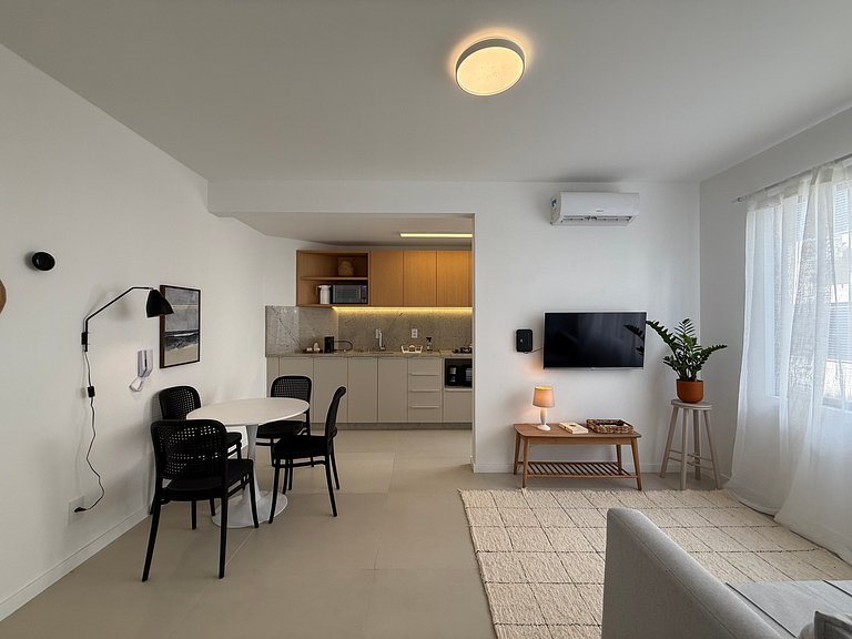 Apto no coração dos Ingleses 150 m da praia