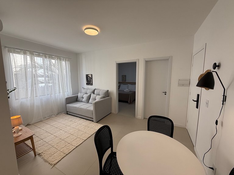 Apto no coração dos Ingleses 150 m da praia