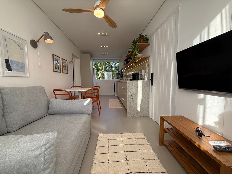 Lindo apartamento em Jurerê a 200 metros da praia