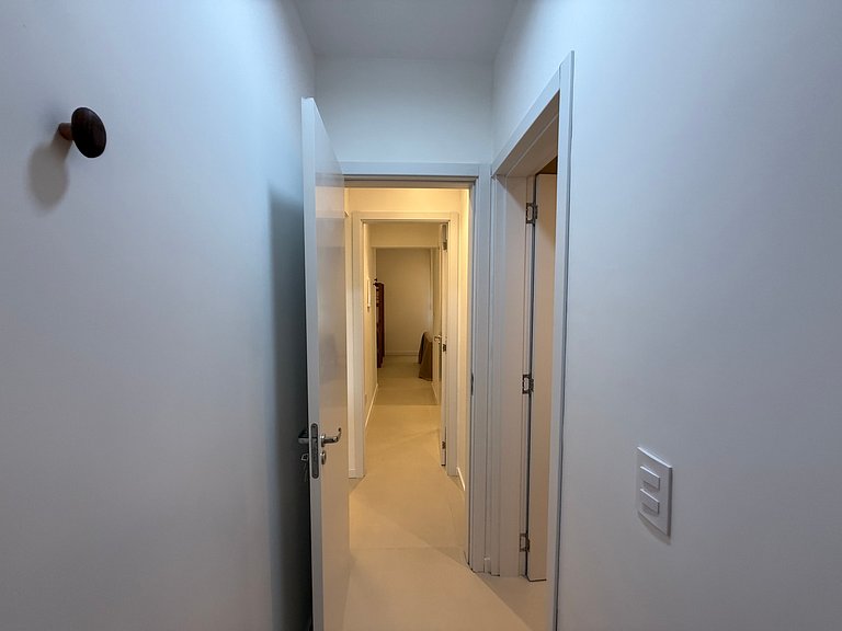 2 suítes frente-mar, piscina, quadra tênis/padel