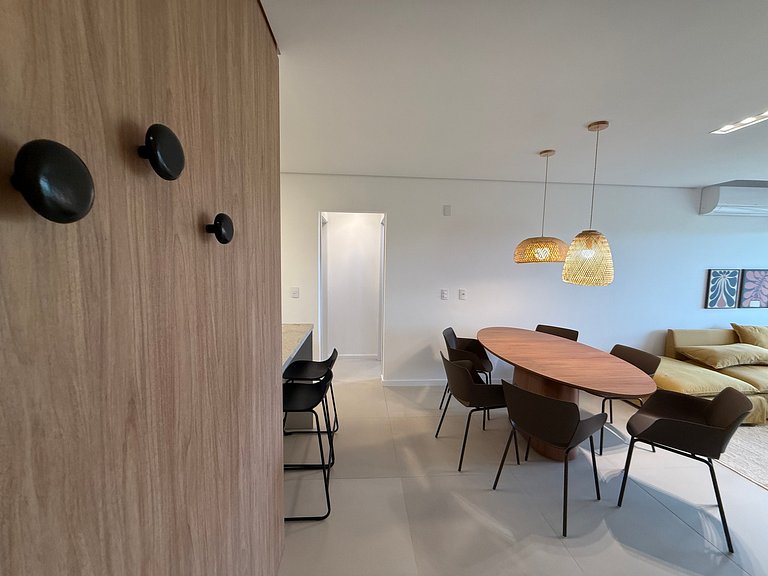 2 suítes frente-mar, piscina, quadra tênis/padel