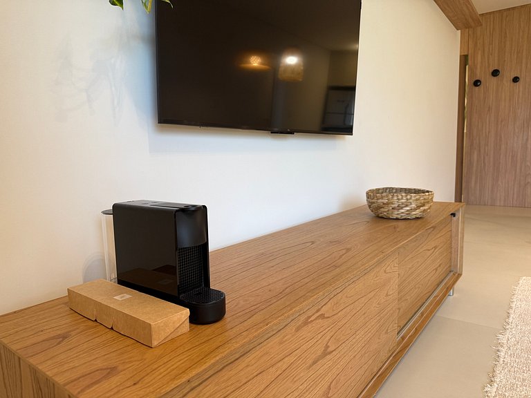 2 suítes frente-mar, piscina, quadra tênis/padel