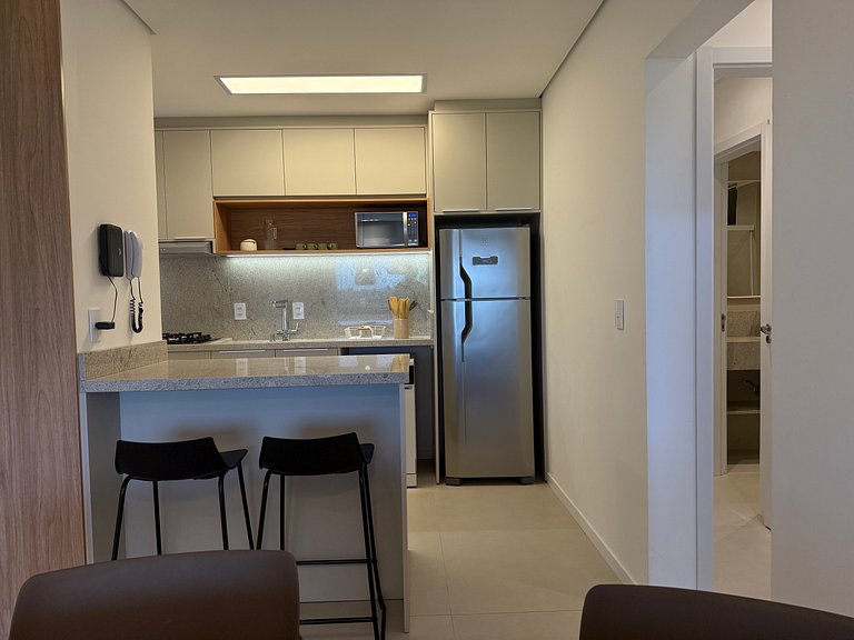 2 suítes frente-mar, piscina, quadra tênis/padel