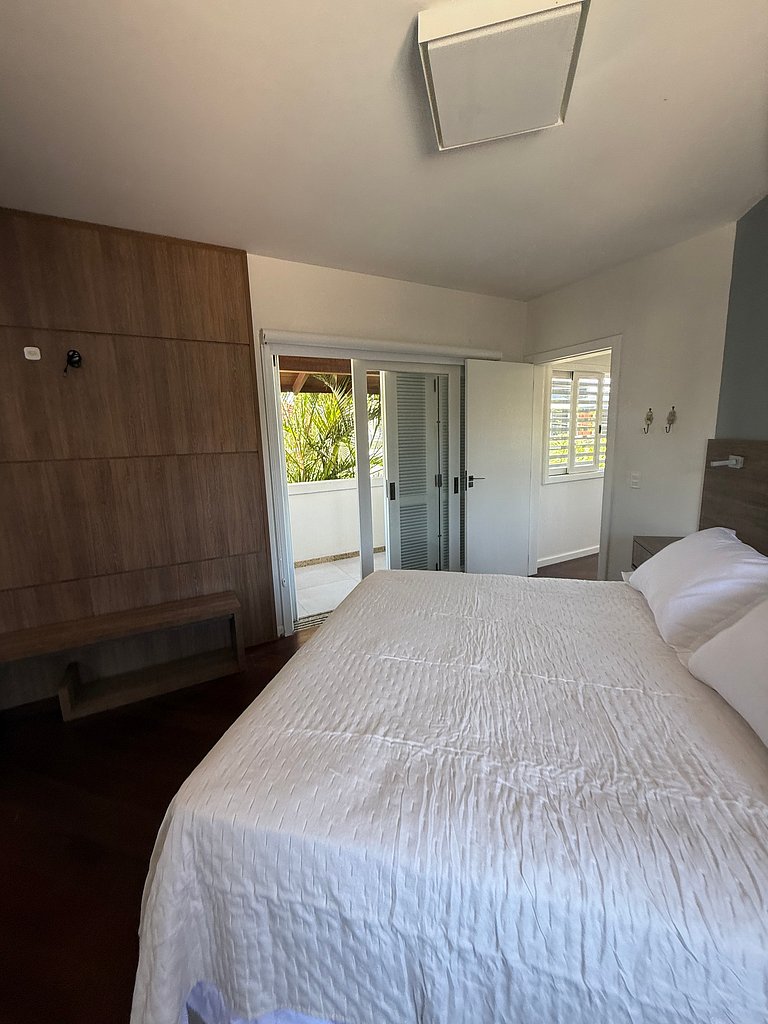 4 suítes Jurerê Internacional 170m da praia