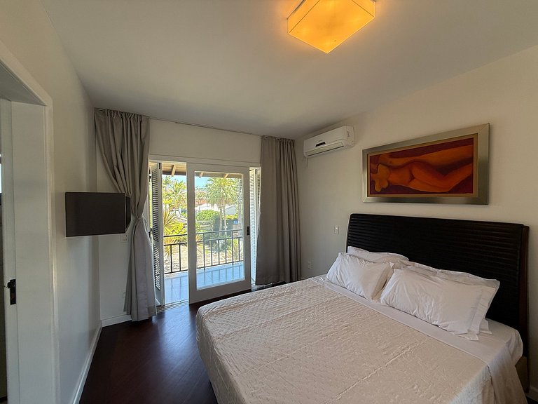 4 suítes Jurerê Internacional 170m da praia