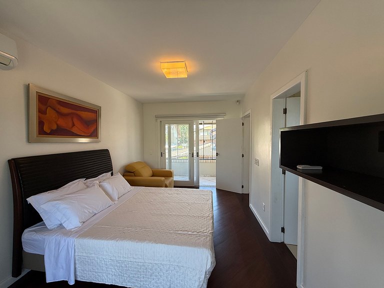 4 suítes Jurerê Internacional 170m da praia