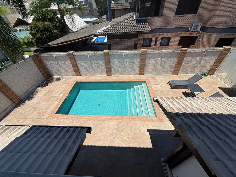 4 suítes Jurerê Internacional 170m da praia