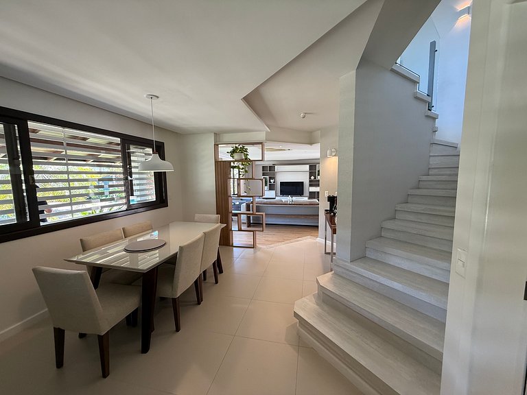 4 suítes Jurerê Internacional 170m da praia