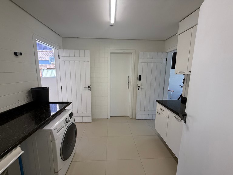 4 suítes Jurerê Internacional 170m da praia