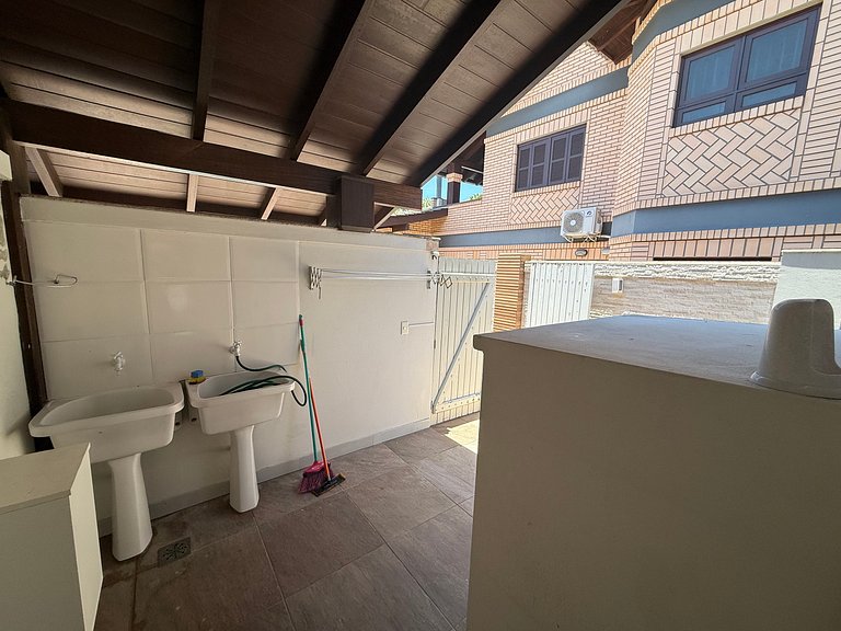 4 suítes Jurerê Internacional 170m da praia