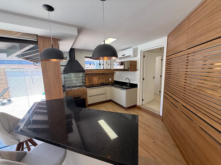 4 suítes Jurerê Internacional 170m da praia