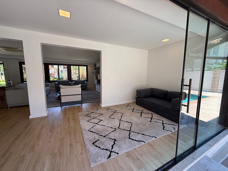 4 suítes Jurerê Internacional 170m da praia