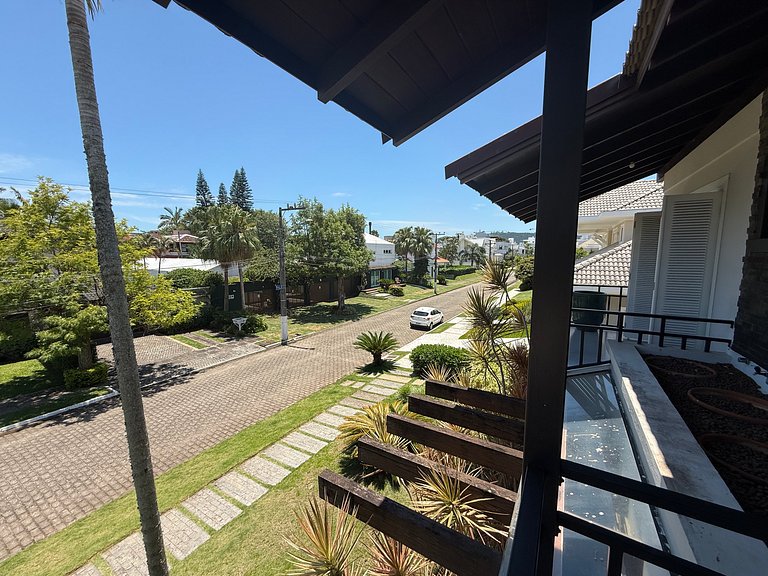 4 suítes Jurerê Internacional 170m da praia