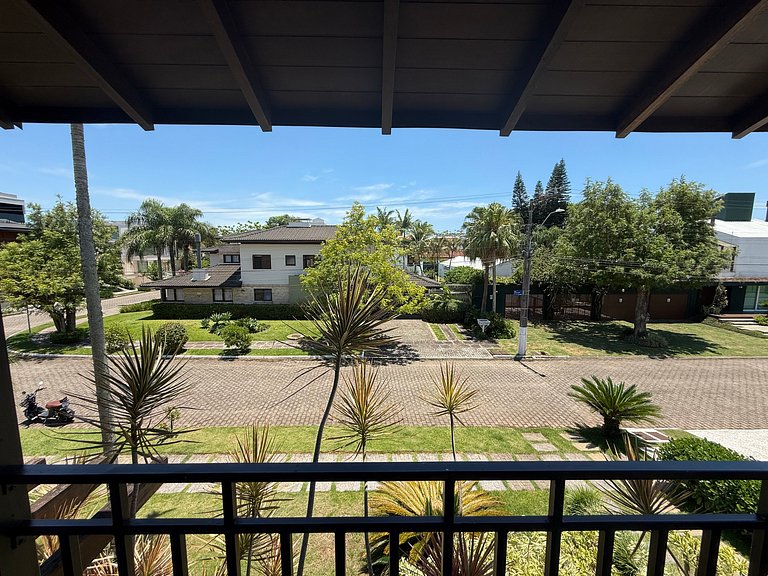 4 suítes Jurerê Internacional 170m da praia