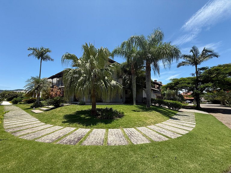 4 suítes Jurerê Internacional 170m da praia