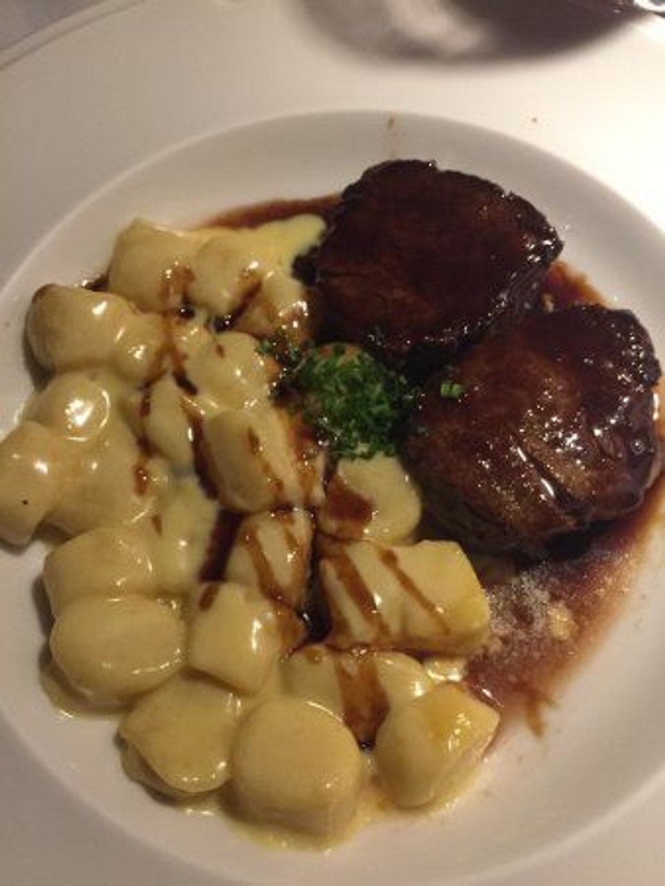 Artusi. Vale o deslocamento. Vale a reserva. Vale cada garfada.